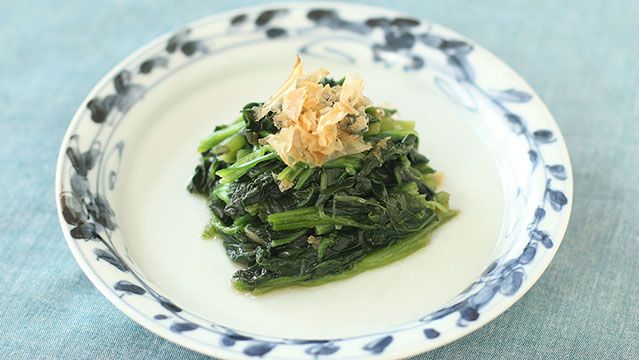 Spinach with soy sauce dressing