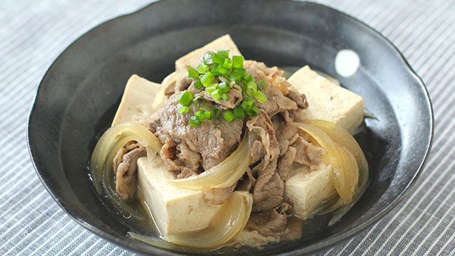 Meat and tofu soup