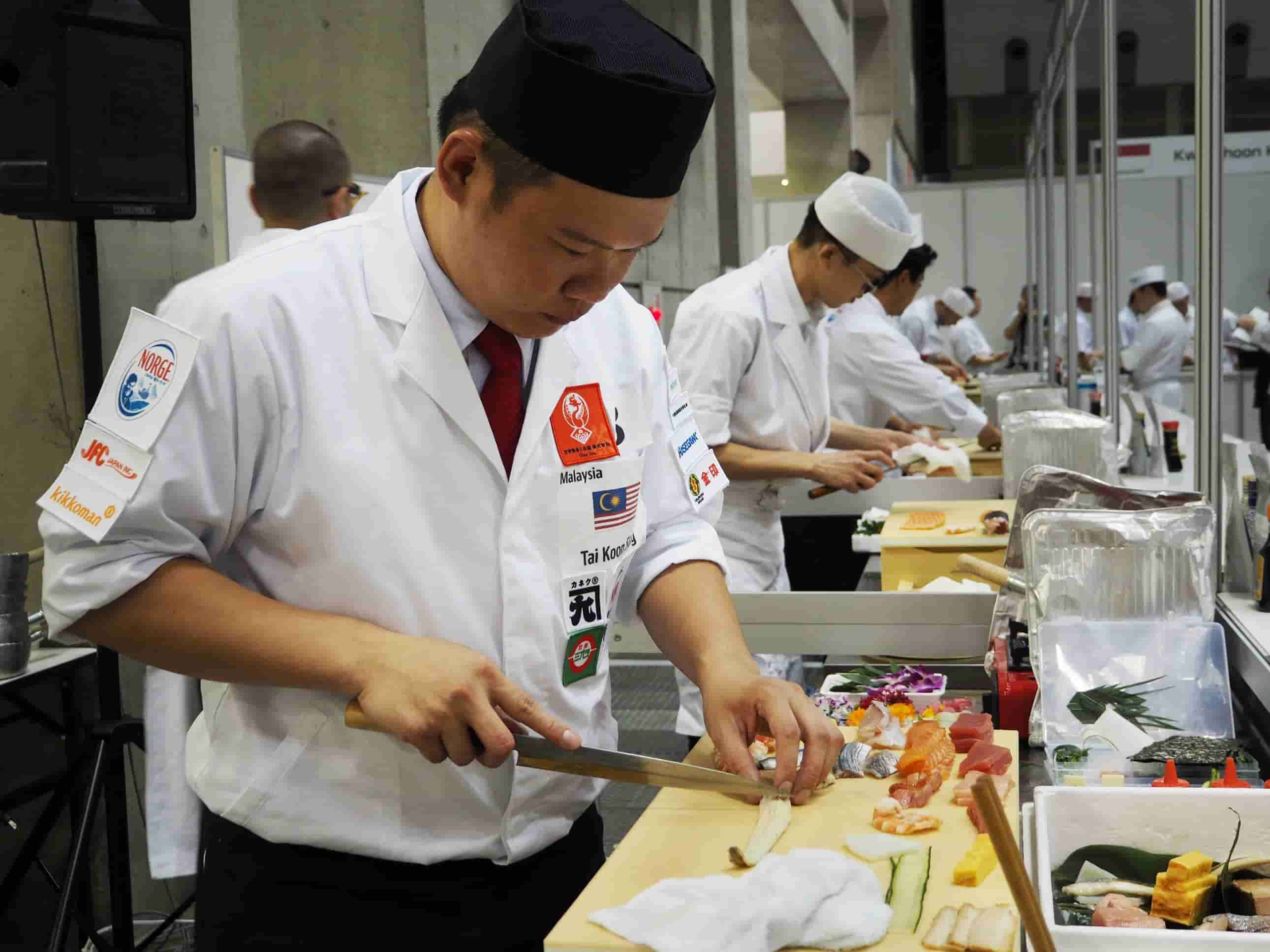 Sushi chefs in the world compete for skills 