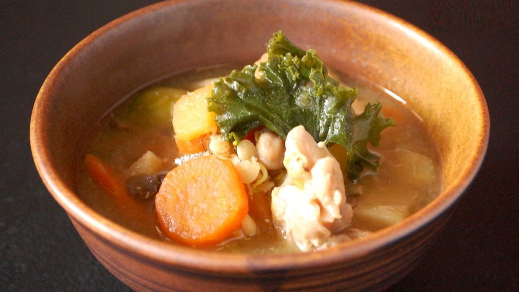 Miso Soup with Chicken and Vegetable(Kenchinjiru)