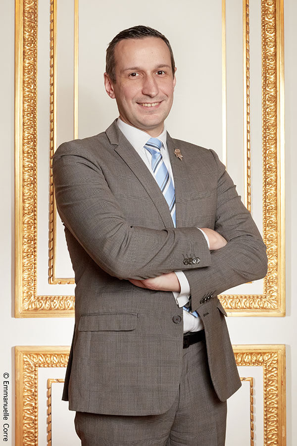 Xavier Thuizat, chef sommelier de l'Hôtel de Crillon Saké samourai, Meilleur sommelier de France en 2022 et Meilleur ouvrier de France sommellerie en 2023